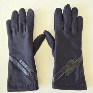 Leggs Sheer Energy Thinsulate Women's Classic Black Gloves - Size Medium